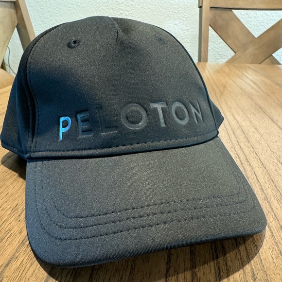 Peloton strap back workout hat one size like new - Picture 3 of 3